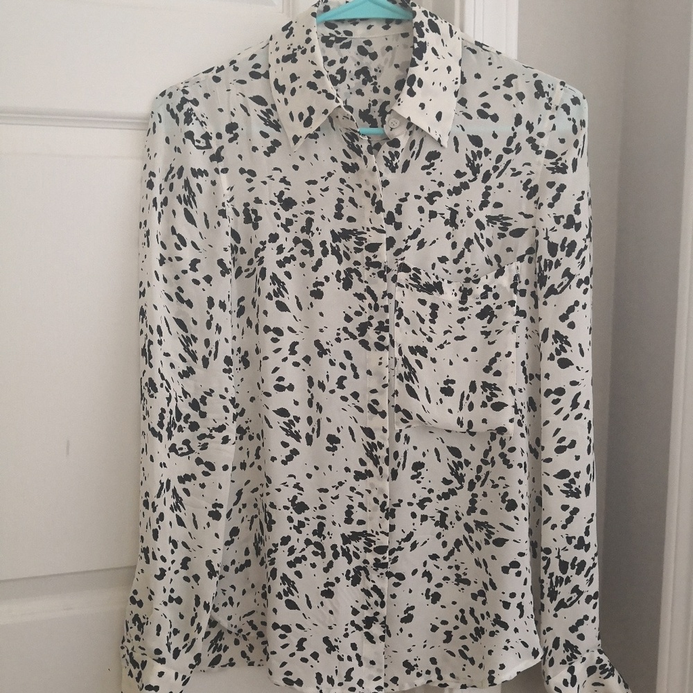 Vince 100% silk blouse!